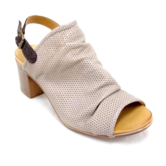 Bueno Leather Block Heel Sandal - Picture 1 of 8